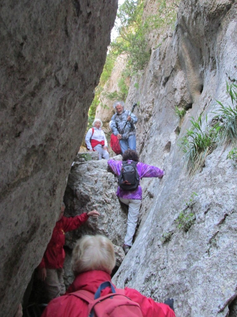         Cheval blanc - Gorges du régalon - Lundi 25 avril 2016 RqYYFJ