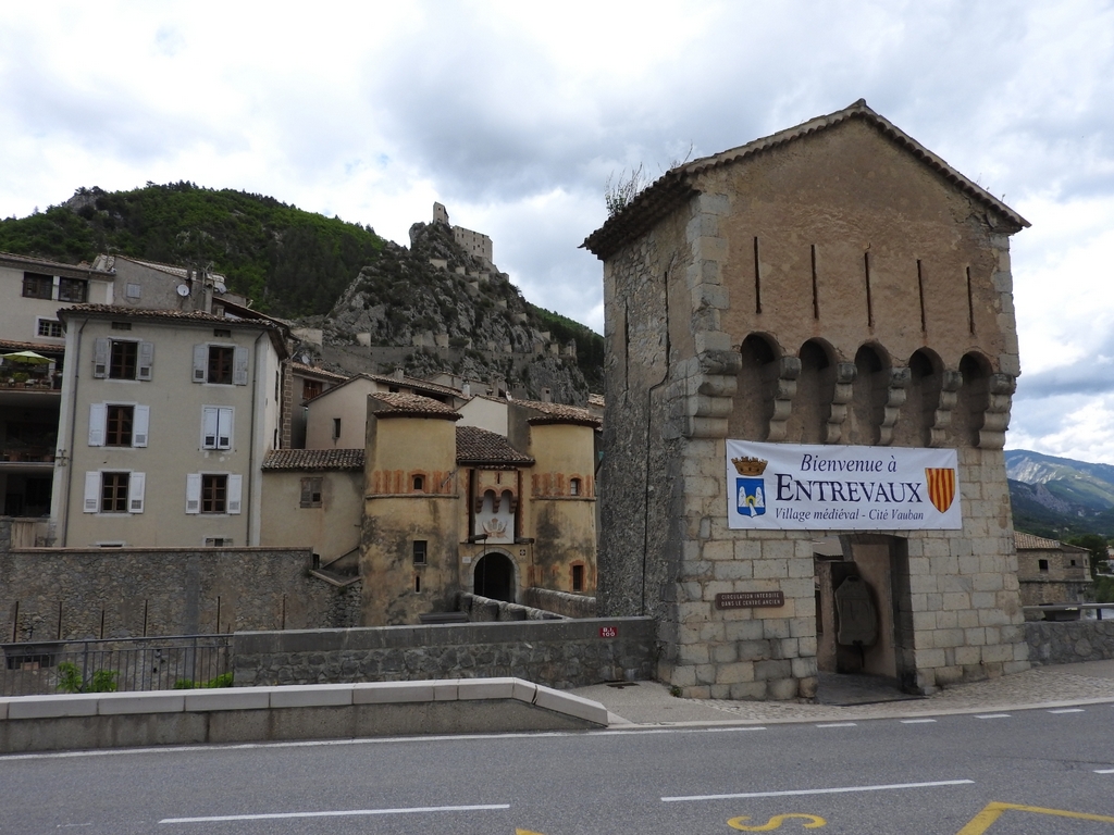 St André les Alpes "Le Train des Pignes " Entrevaux - Samedi 7 mai 2022 SHIhmi