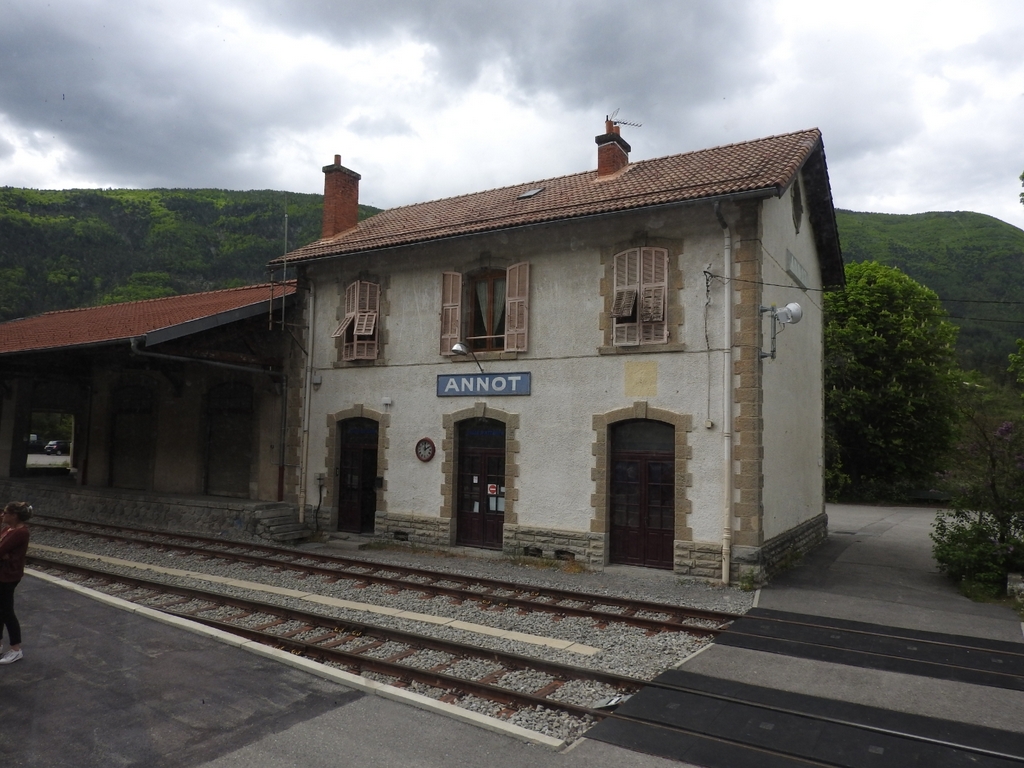 St André les Alpes "Le Train des Pignes " Entrevaux - Samedi 7 mai 2022 EQbDM5