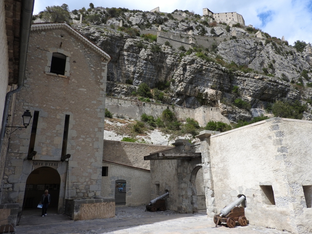 St André les Alpes "Le Train des Pignes " Entrevaux - Samedi 7 mai 2022 JKiifb