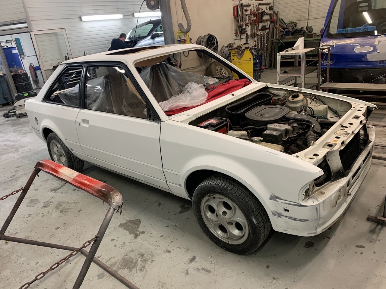 Et une de plus, Escort XR3 4V de 1981 JWap0K