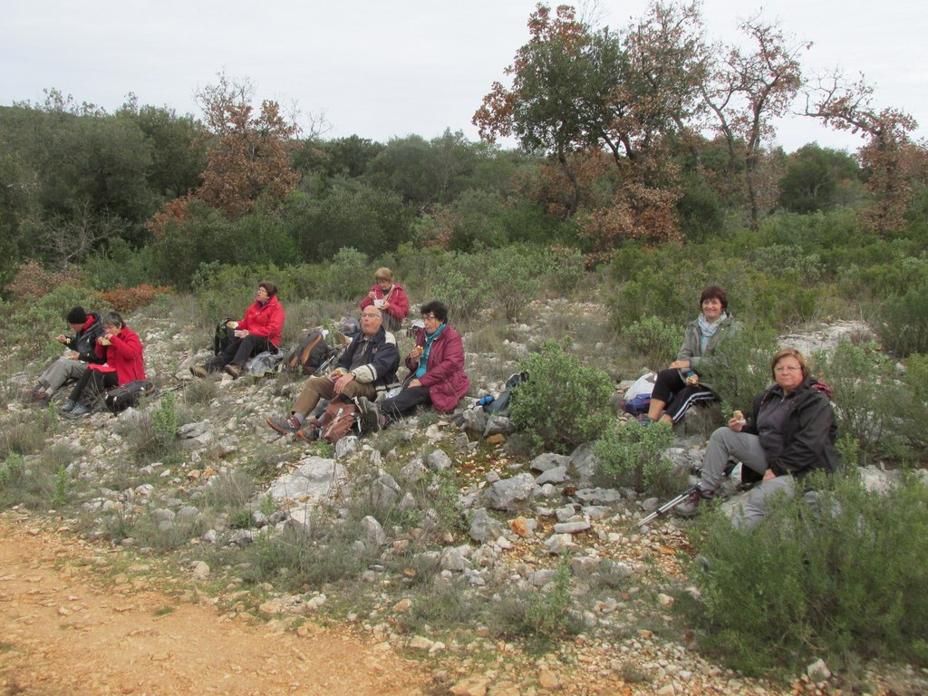 Pourrières - Jeudi 5 décembre 2019 Rando JM et Gérard - Photos Arlette et Roland U2Ehx5