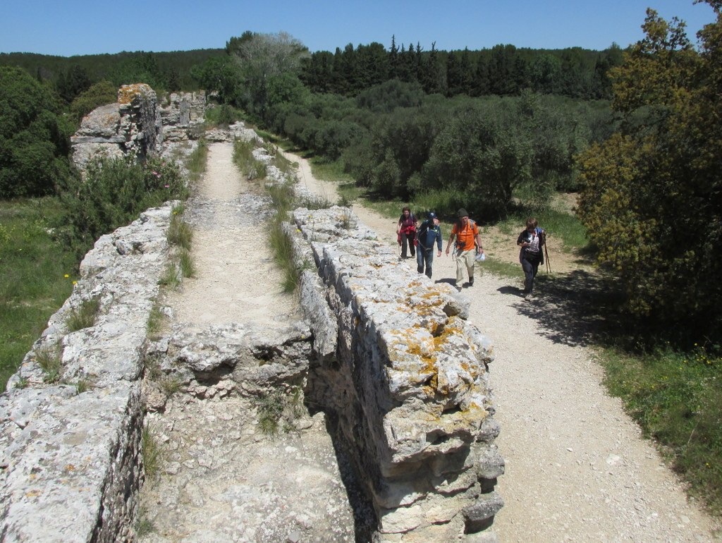 Randonnée culture Arles - Fontvieille - lundi 6 mai 2019 7L9hQZ