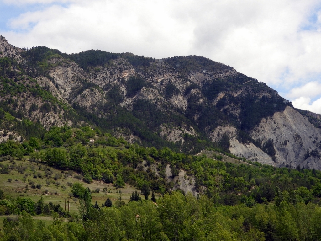 St André les Alpes "Le Train des Pignes " Entrevaux - Samedi 7 mai 2022 8N5ZC2