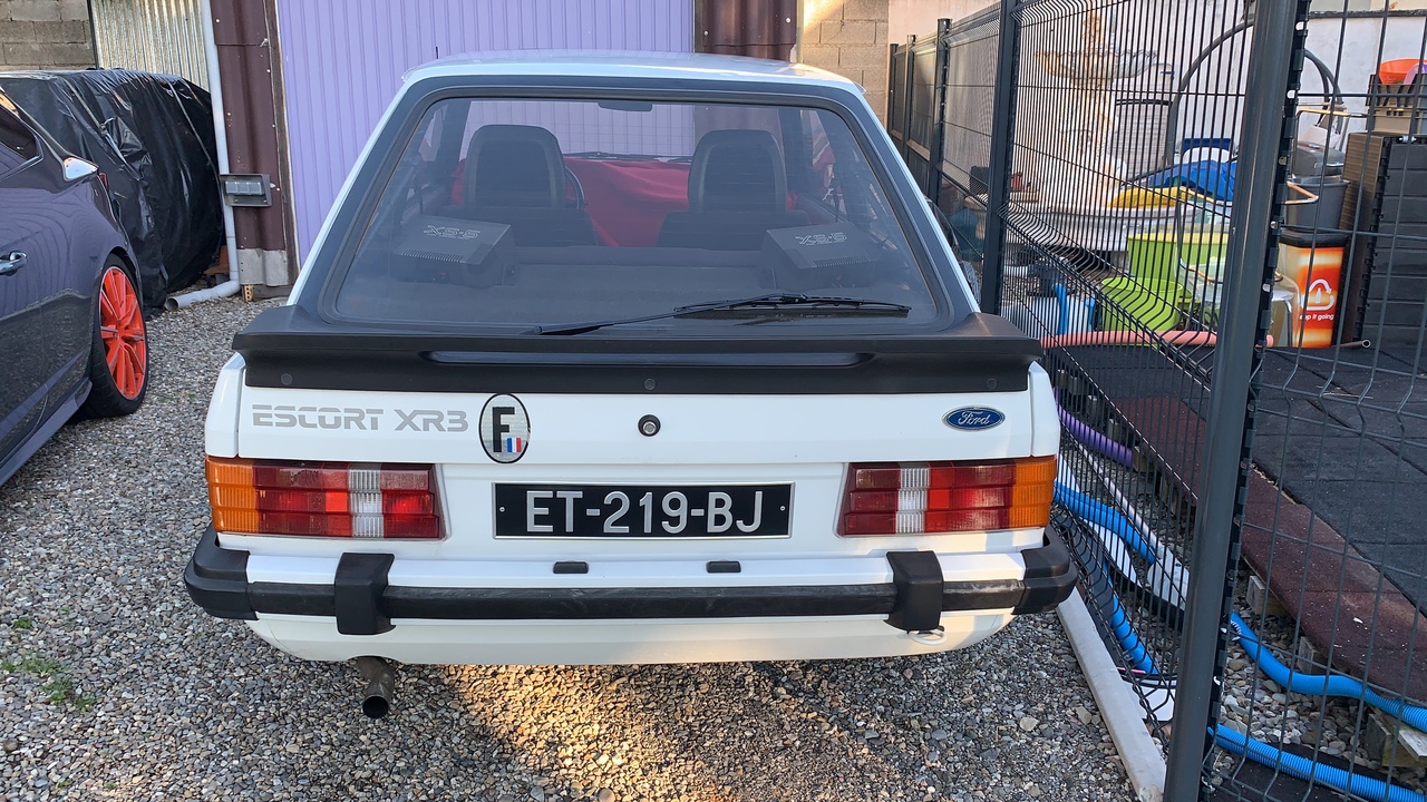 Et une de plus, Escort XR3 4V de 1981 J1tiCq