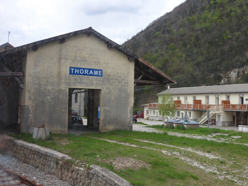 St André les Alpes "Le Train des Pignes " Entrevaux - Samedi 7 mai 2022 U5dn3Q