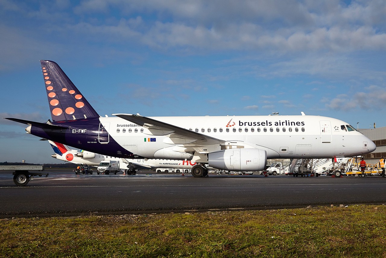 [29/10/2017] Sukhoi Superjet SSJ-100 (EI-FWF) Brussels Airlines U4gHl5