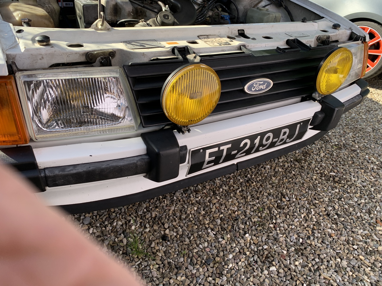 Et une de plus, Escort XR3 4V de 1981 Z04cMD