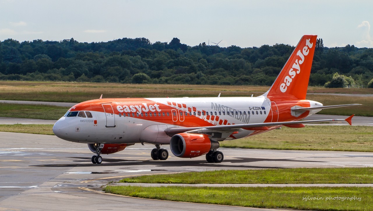 [29/05/2016] Airbus A319-111 Easyjet (G-EZDN) "amsterdam " 79S1q4