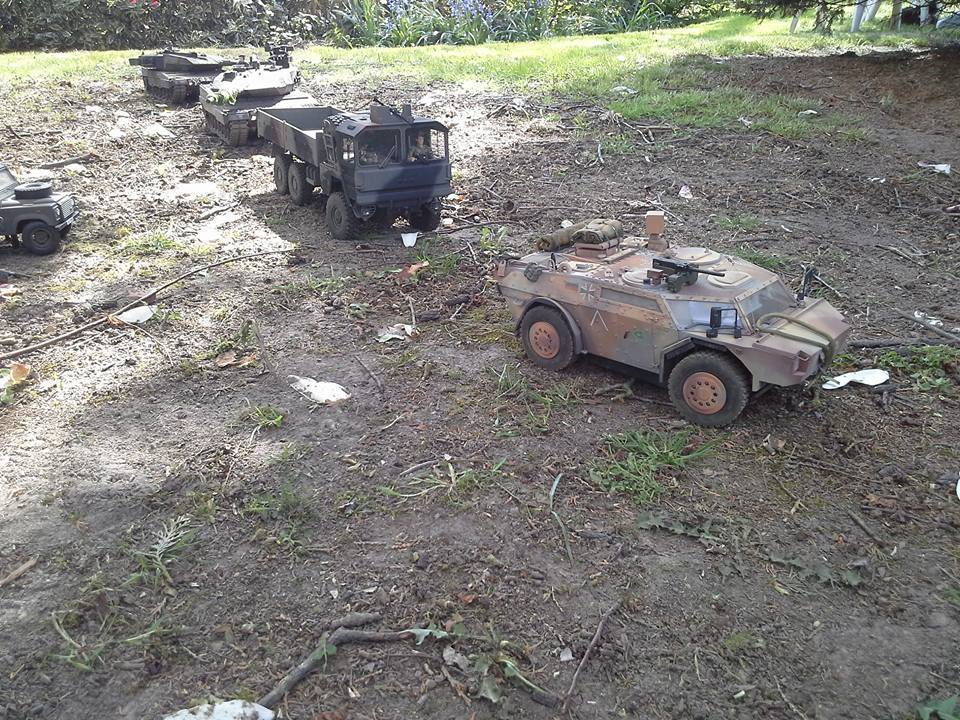 Military Rc Convoy in the outskirts of my garden KGmUAi