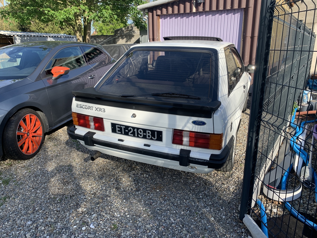 Et une de plus, Escort XR3 4V de 1981 KVsNGZ