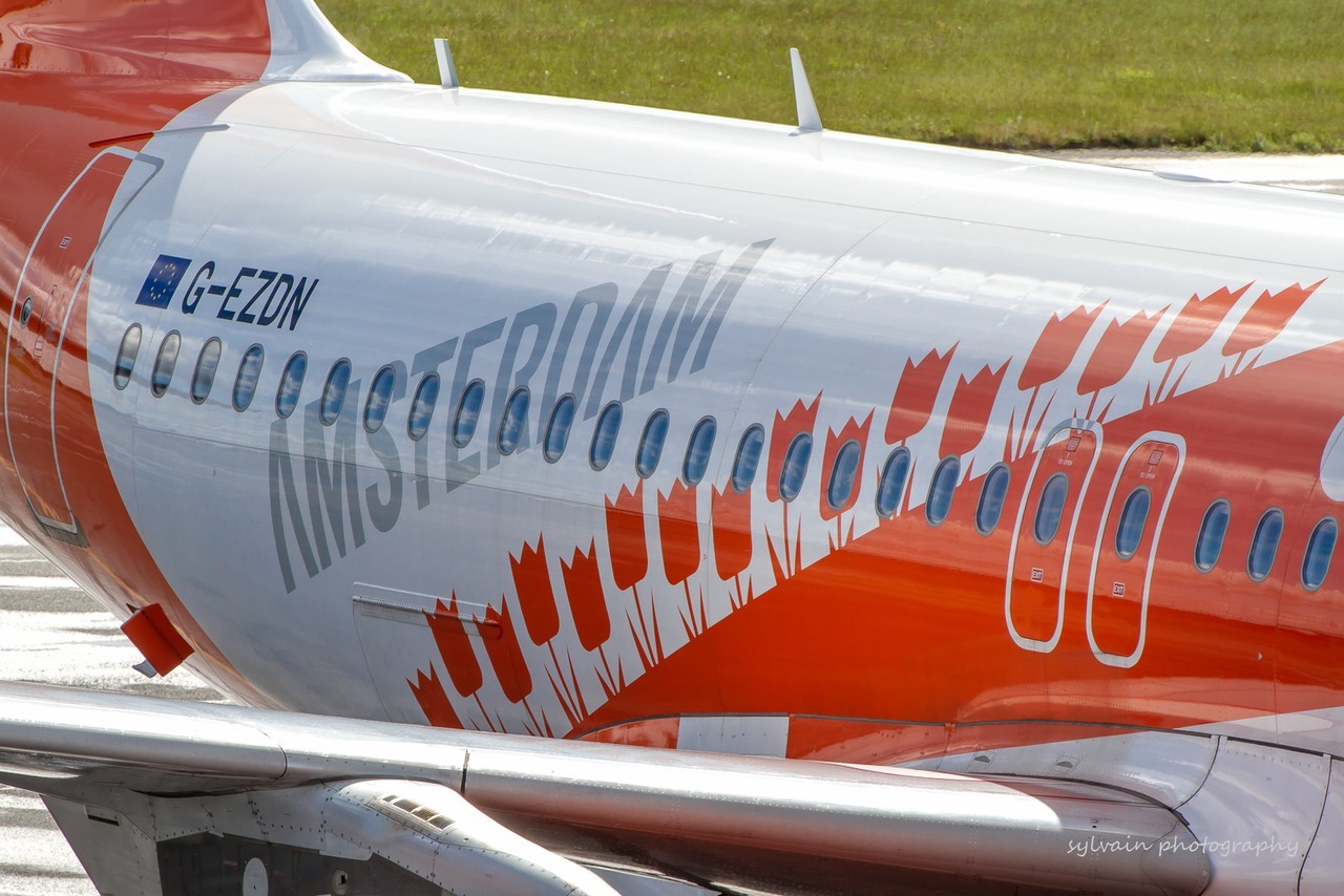 [29/05/2016] Airbus A319-111 Easyjet (G-EZDN) "amsterdam " P0U5oV