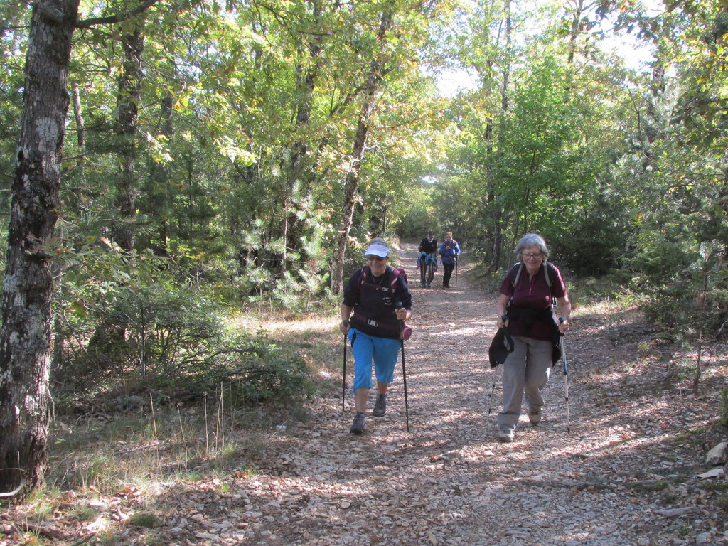 ( Jean-Marie et Gérard) Vitrolles en Luberon - Jeudi 6 octobre 2022 IYLoGk