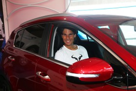 Rafael Nadal Kia Key Handover WkcZaX