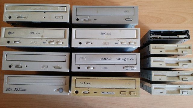 [VDS] vieux matériel : lot de disques durs IDE, tour PC... BUiVih