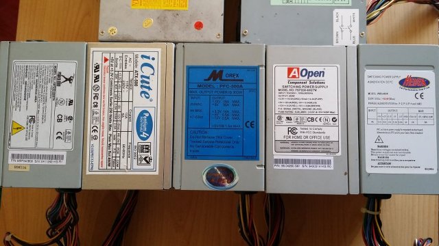 [VDS] vieux matériel : lot de disques durs IDE, tour PC... ZoomDX