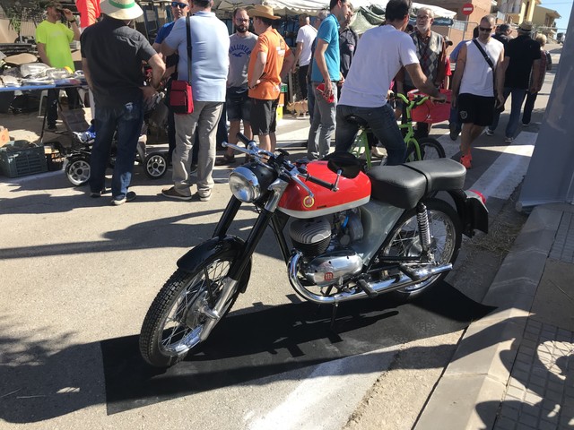 Feria de vehiculos clasicos de Sils (Gerona) XNepEW