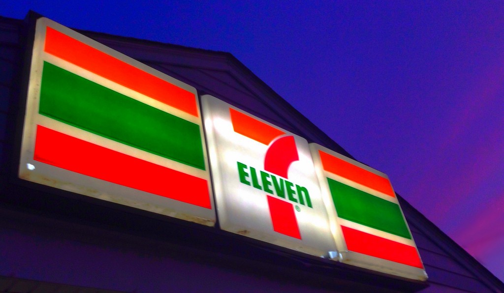 Extortionist IRS Now Accepting Cash Tax Payments At Your Local 7-Eleven; Give 'em fuck all Zpemy2