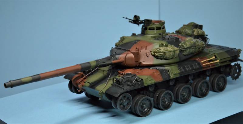 AMX-30B au 1/35 de chez MENG - Page 2 Oyv2ZB