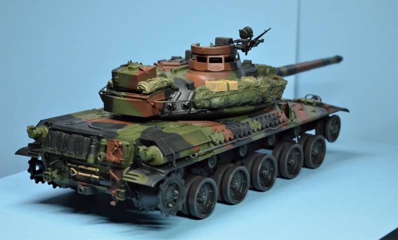 AMX-30B au 1/35 de chez MENG - Page 2 QZ7zum