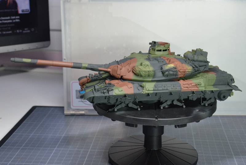 AMX-30B au 1/35 de chez MENG - Page 2 TcFsp4