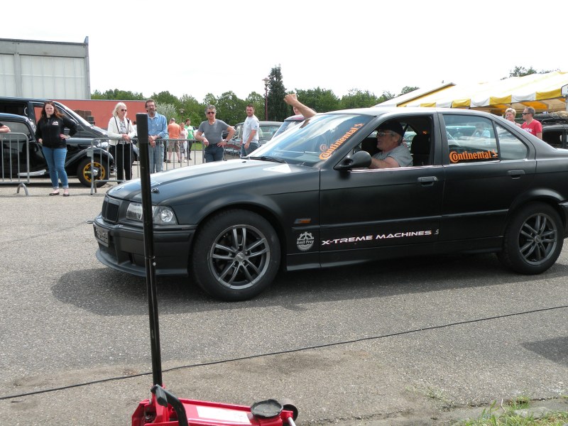 Ici les photos du 6ème Salon Autos à Lemberg du 10.05.2015 ( 2e série de tofs ) NTsgv2