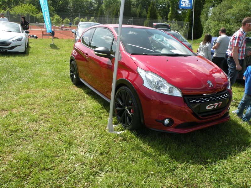 Ici les photos du 6ème Salon Autos à Lemberg du 10.05.2015 ( 2e série de tofs ) T9Z6rH