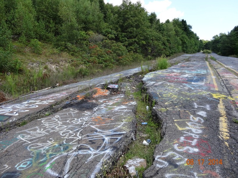 Viaje a Centralia  Tuff1d