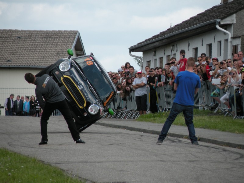 Ici les photos du 6ème Salon Autos à Lemberg du 10.05.2015 ( 2e série de tofs ) AfR59j