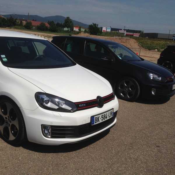 ICI les photos et le CR du Rasso d'Autos Anciennes et Sportives à Séléstat du 14.06.2015 MccqoR