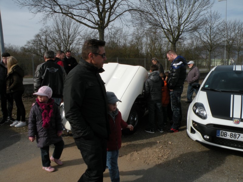 Ici les photos du 8eme Rassemblement d'Autos Anciennes et sportives à Séléstat B31Isw