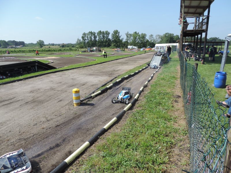 [Reportage course] GP - AMR33 du 7/8 Juin 2014 - Page 2 Lh8q