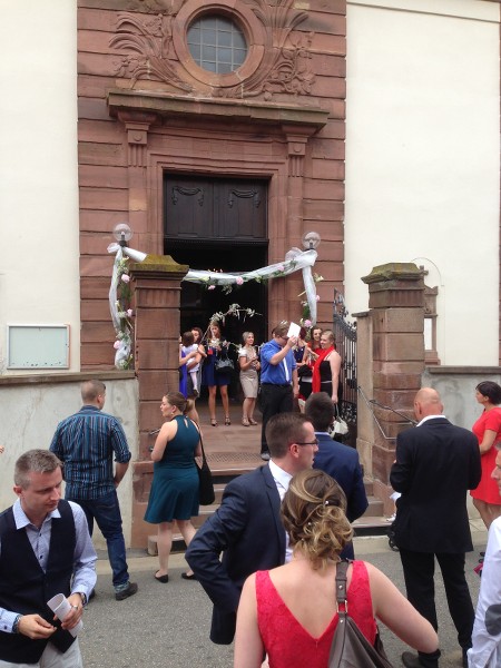  Ici en 50 photos le bonheur de Marie et Arnaud  unis par les liens sacrés du mariage à Batzendorf du 1.08.2015 3SlaG2