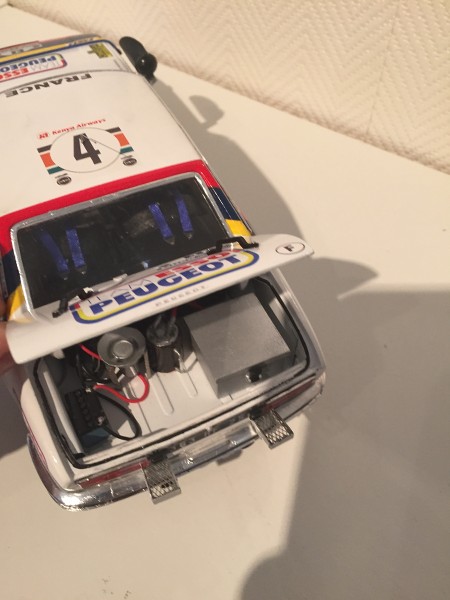 Peugeot 504 Safari Rally 1978 1/18 8dpDAe