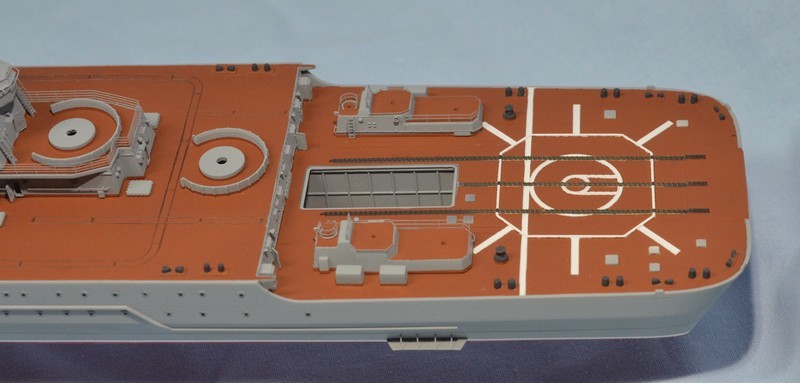 Diorama Class KIROV et Class SLAVA Trumpeter au 1/350 - Page 3 NKWuJa