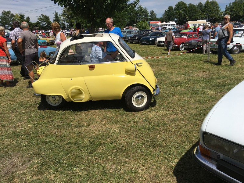 Ici le CR et les Photos du 8ème Auto-Rétro à Ohnenheim du 16.07.2017 IzBZYV