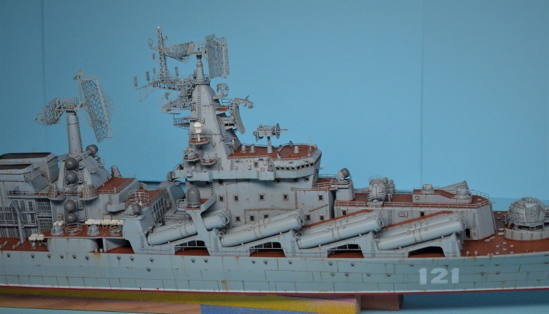 Diorama Class KIROV et Class SLAVA au 1/350 – Kit Trumpeter - Page 6 XGwS65