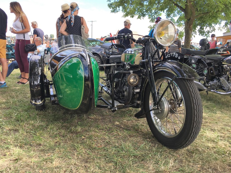 Ici le CR et les Photos du 8ème Auto-Rétro à Ohnenheim du 16.07.2017 EUKZ1Y