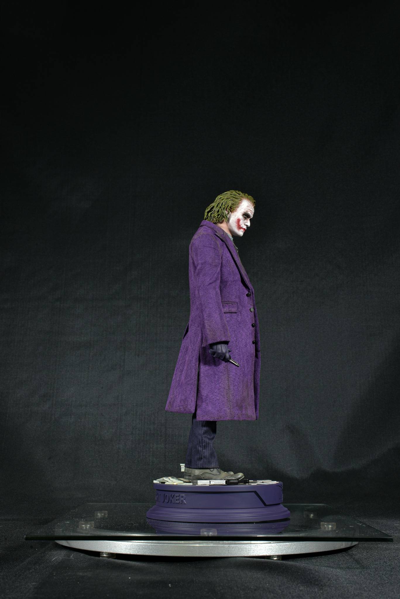 The Dark Knight : Joker (Heath Ledger)  - Page 3 6BThoP
