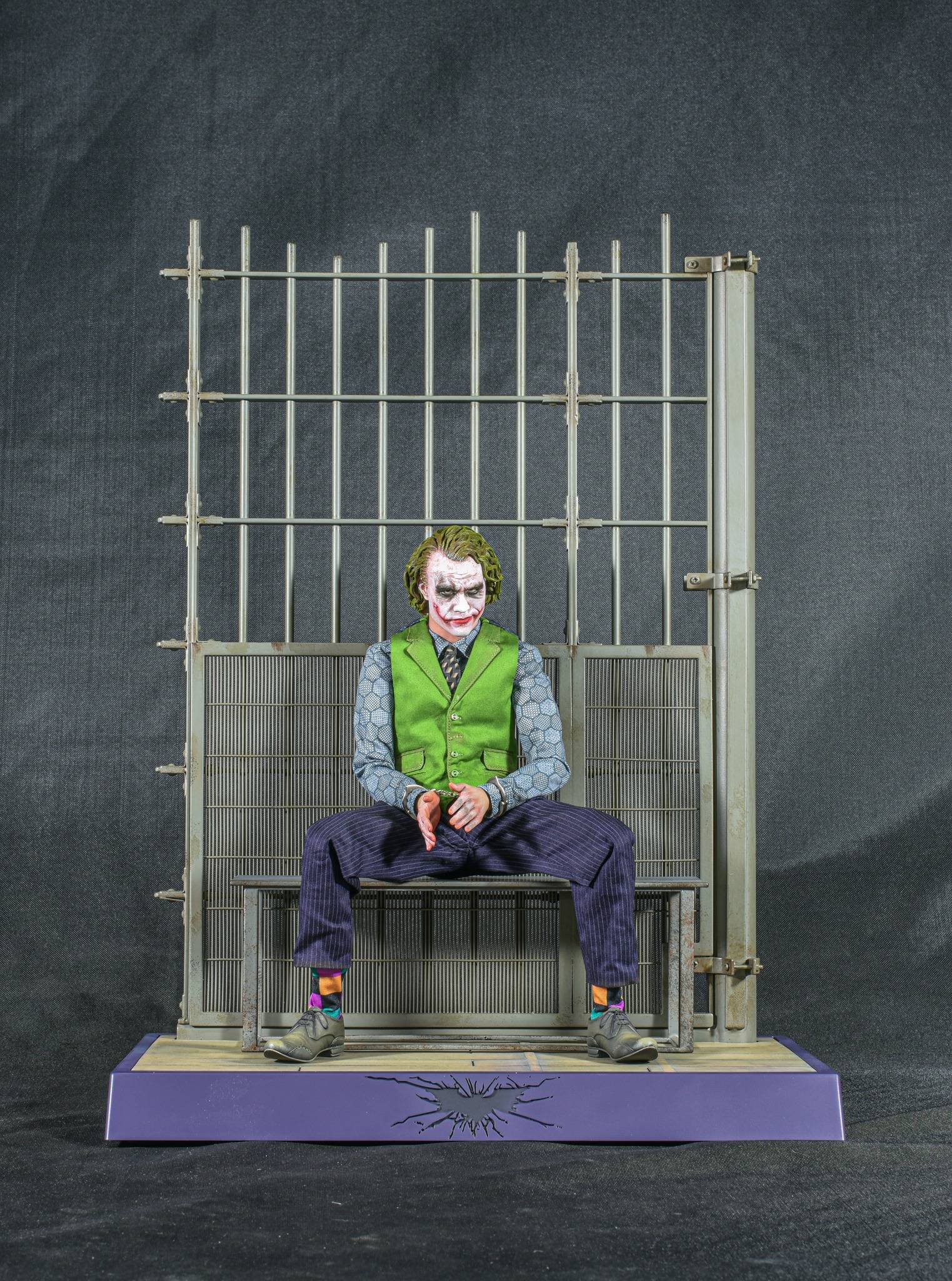The Dark Knight : Joker (Heath Ledger)  - Page 3 Fmgnsr