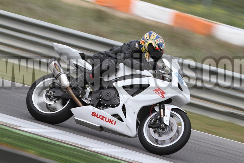 TRACK DAY MOTOVAL   1 e 2 de Maio 2015 CIRCUITO DO ESTORIL  - Pgina 3 UphUwy