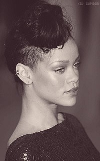 Rihanna Fenty 2owZ0R