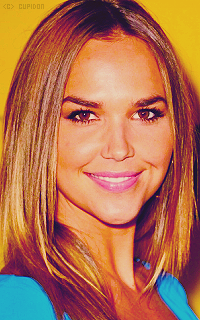 Arielle Kebbel LE5oHx