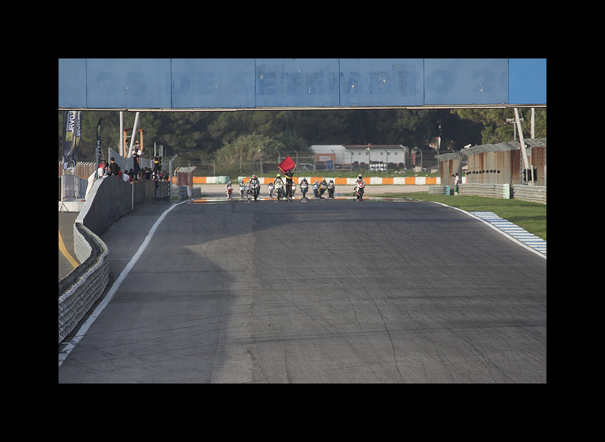 Track Day Motoval 25 e 26 Outubro 2014 Circuito do Estoril  - Pgina 6 ENpEt8