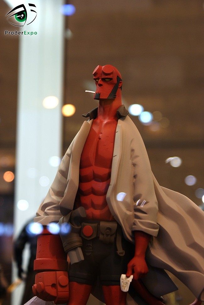 Hellboy Mike Mignola par Fariboles 1/6 Statue - Page 4 EoZd4R