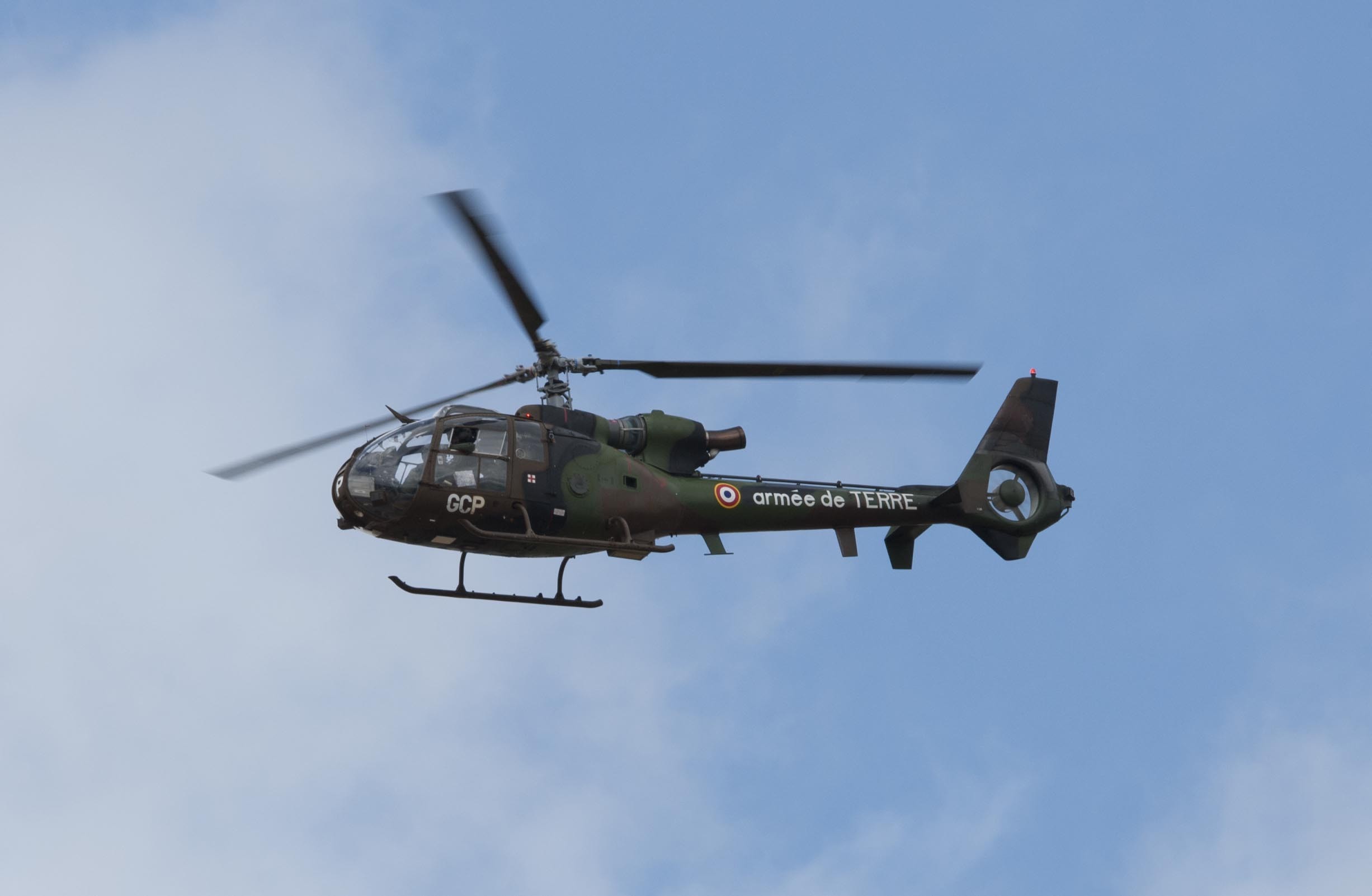 BA 110 Creil - Départ des hélicoptères pour le défilé du 14 juillet 2015 HIbIL4