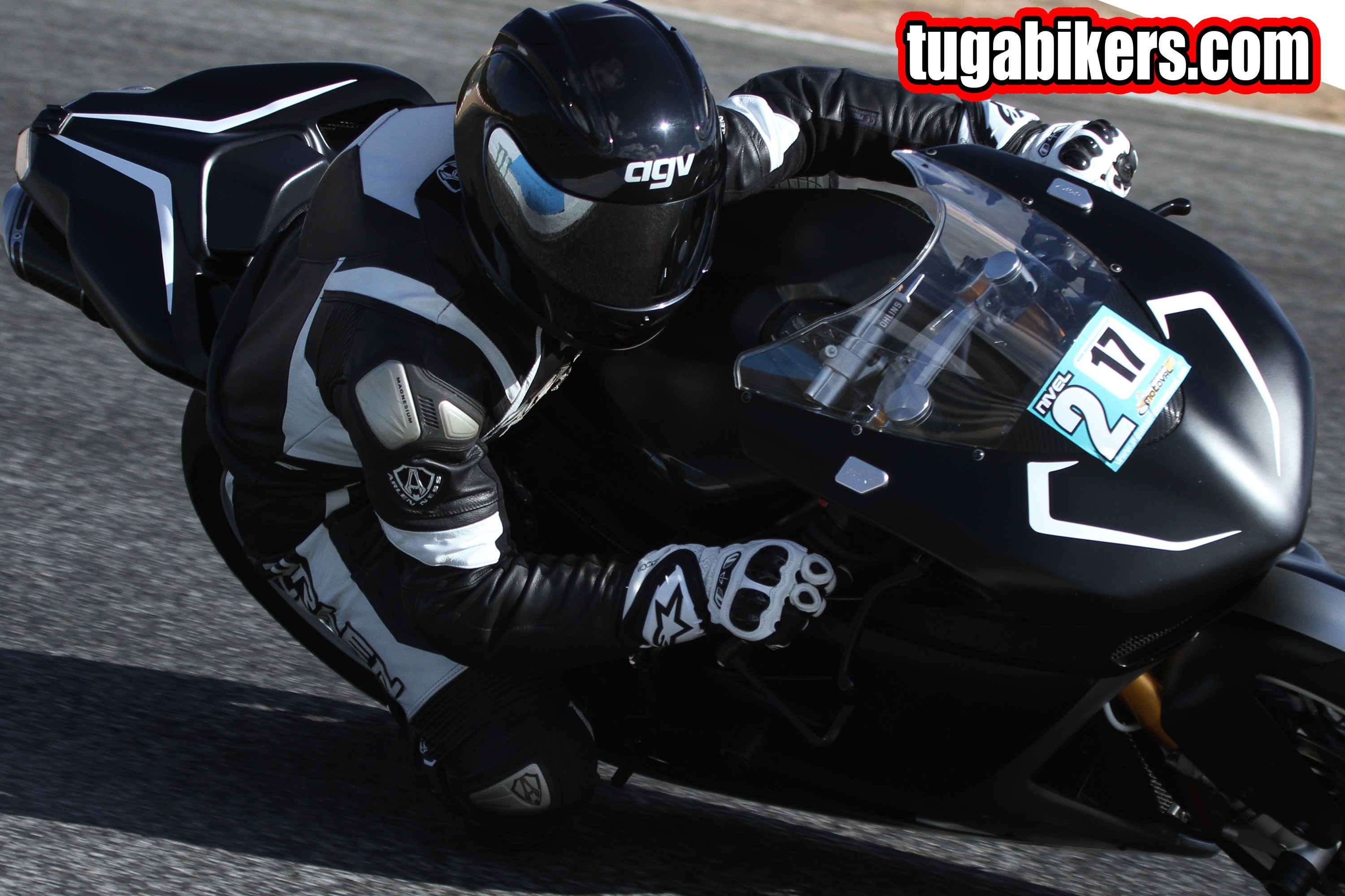 TRACK DAY MOTOVAL dia 12 e 13  Setembro 2015 CIRCUITO DO ESTORIL   - Pgina 2 ZTvV4h