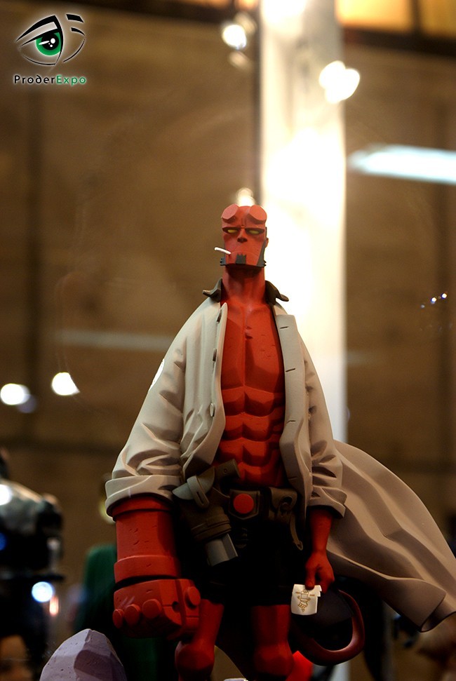 Hellboy Mike Mignola par Fariboles 1/6 Statue - Page 4 16mbw0