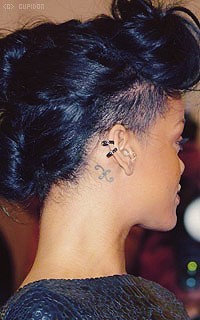 Rihanna Fenty 6J4UDd