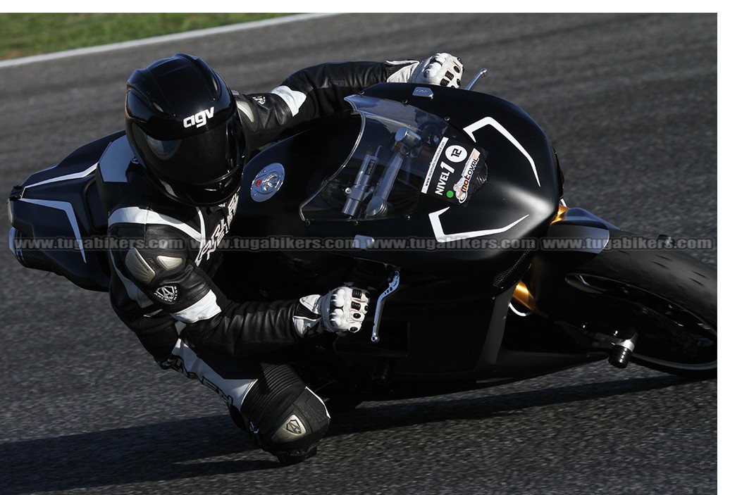 Track Day Motoval 25 e 26 Outubro 2014 Circuito do Estoril  - Pgina 3 S6ExE1